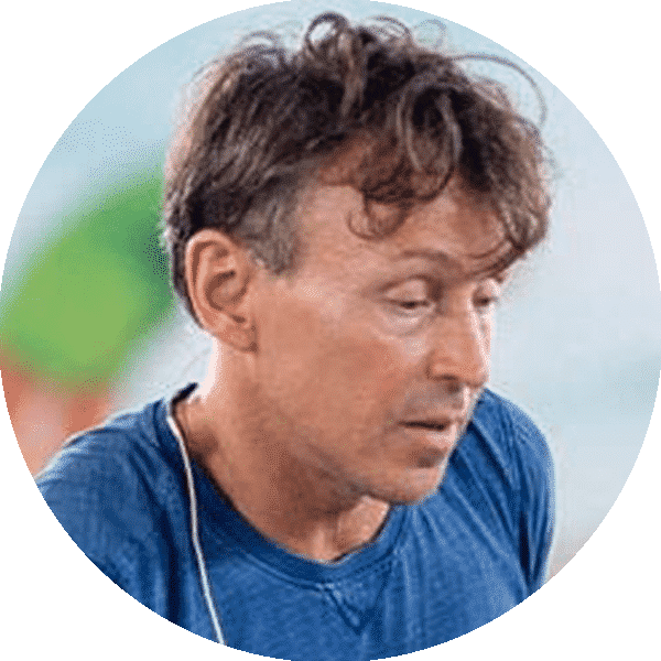 santiago yoga insegnanti lecce
